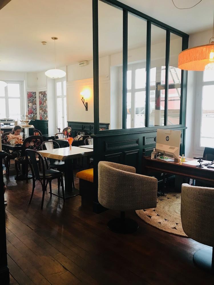 Ama Hotel 비아히쯔 외부 사진